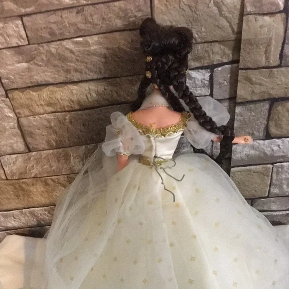 Barbie as Empress Sissy 1996 - Picture 4 of 8